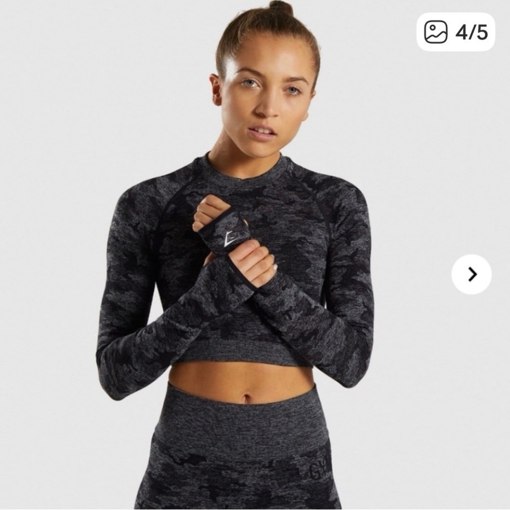ADAPT CAMO SEAMLESS LONG SLEEVE CROP TOP - NWOT - Picture 1 of 2